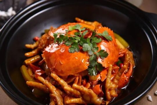 泰州肉蟹煲加盟LOGO